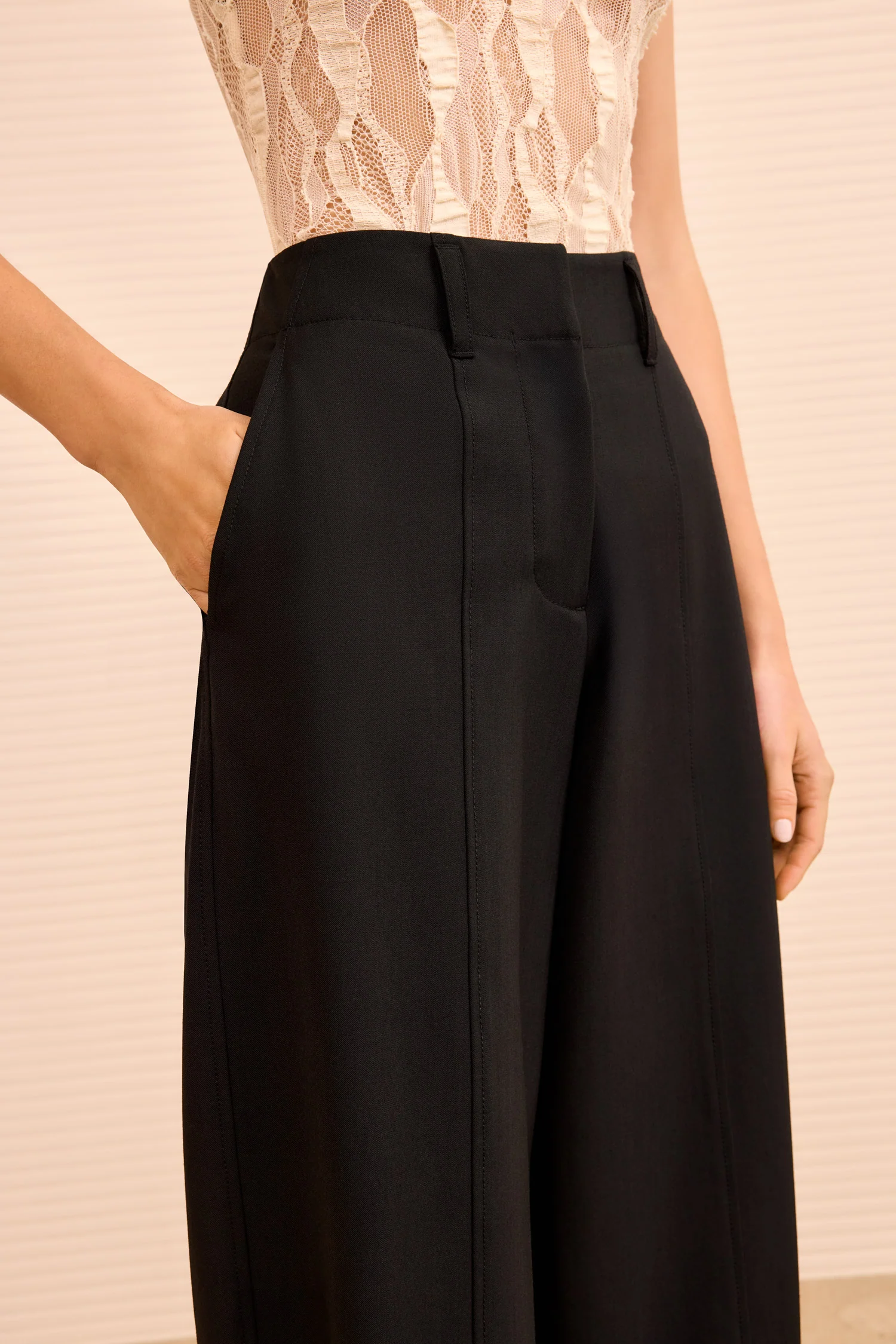 Ames Barrell Leg Trouser - Noir - Image 3