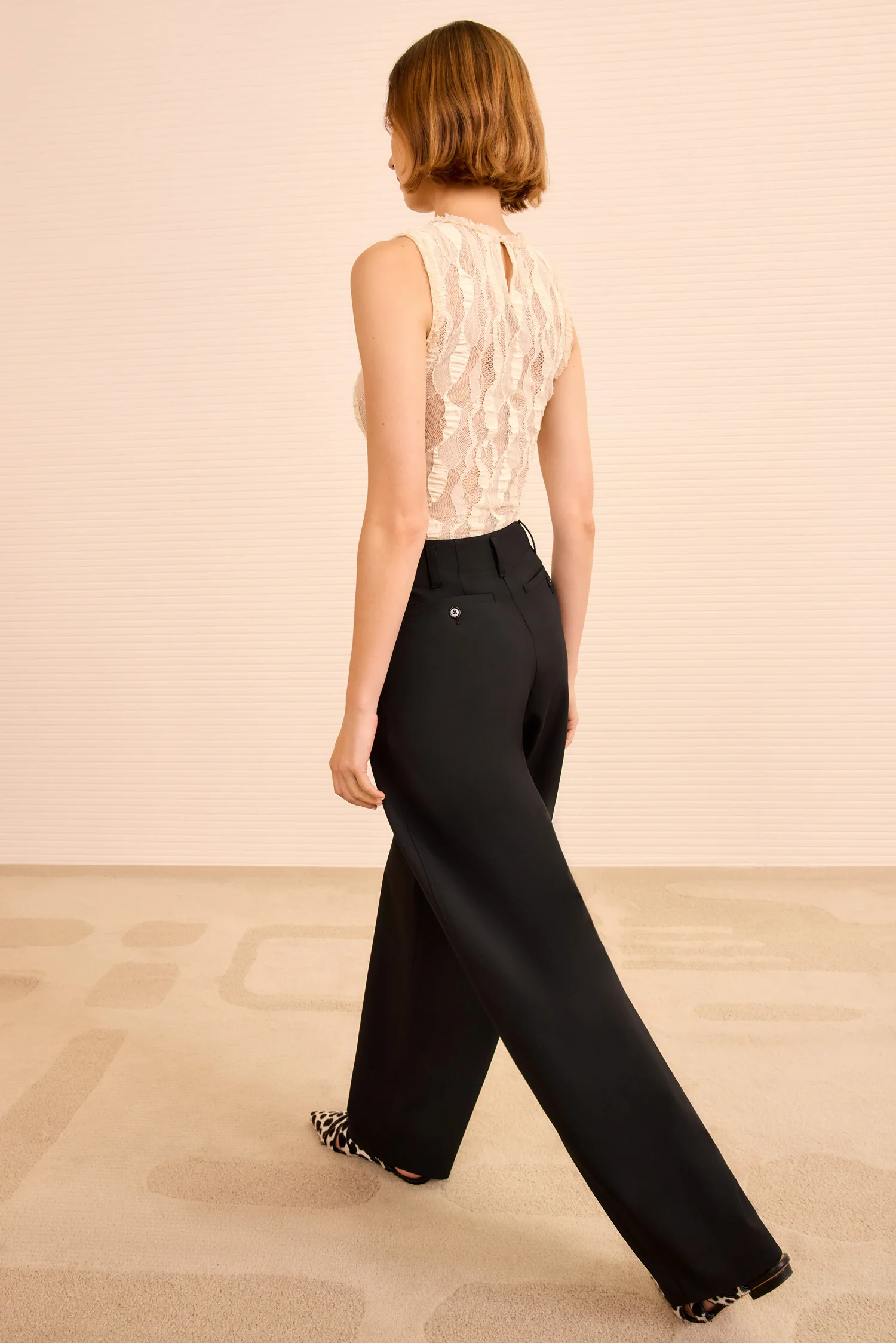 Ames Barrell Leg Trouser - Noir - Image 5