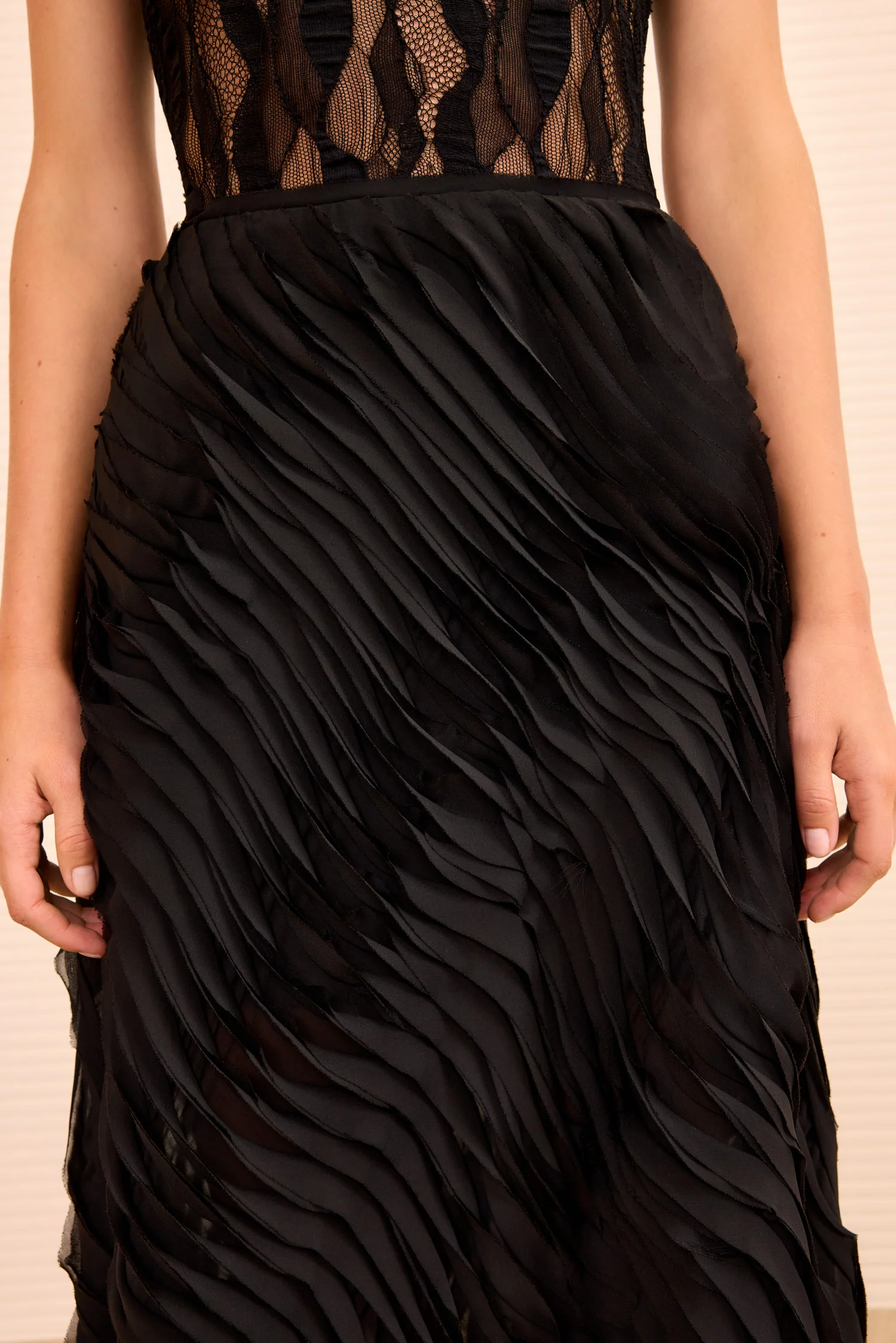 Amiko Midi Skirt - Noir - Image 3