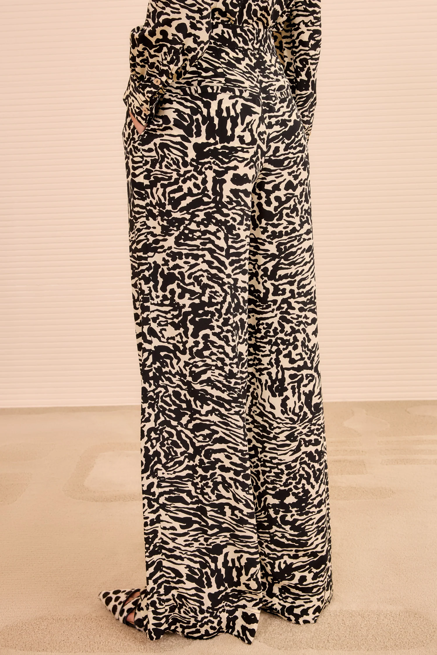 Aviva Wide Leg Pant - Spotted Jasper - Image 4