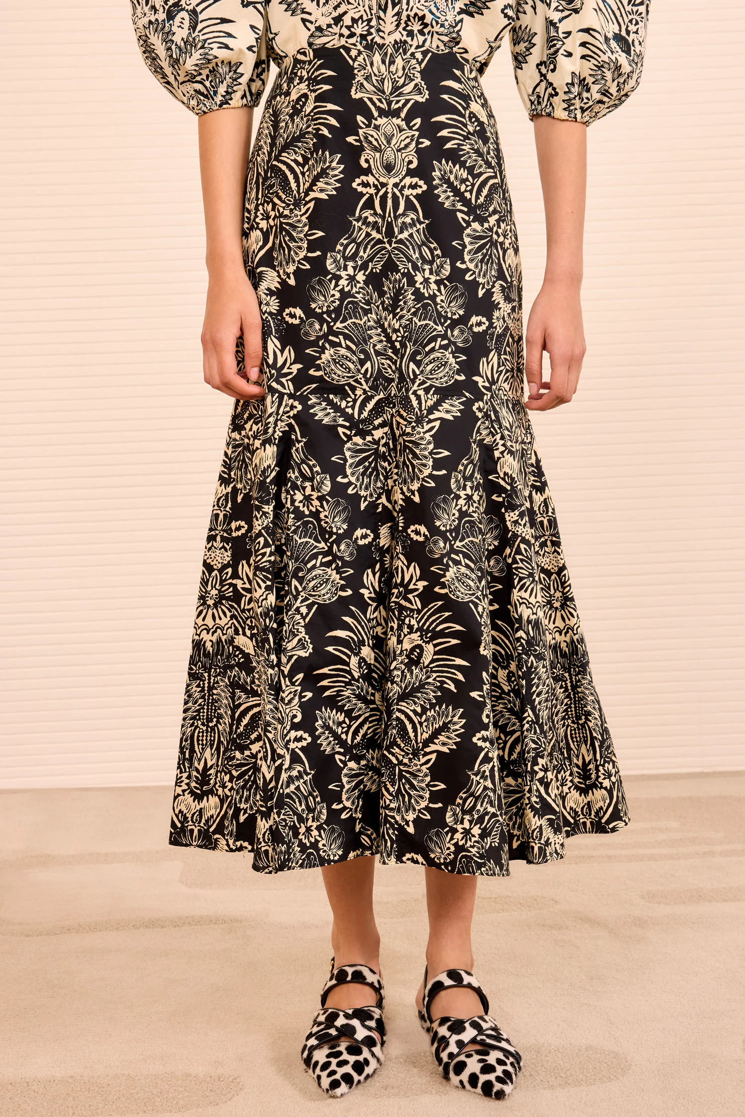 Clarisse Trumpet Midi Skirt - Noir Flora - Image 3