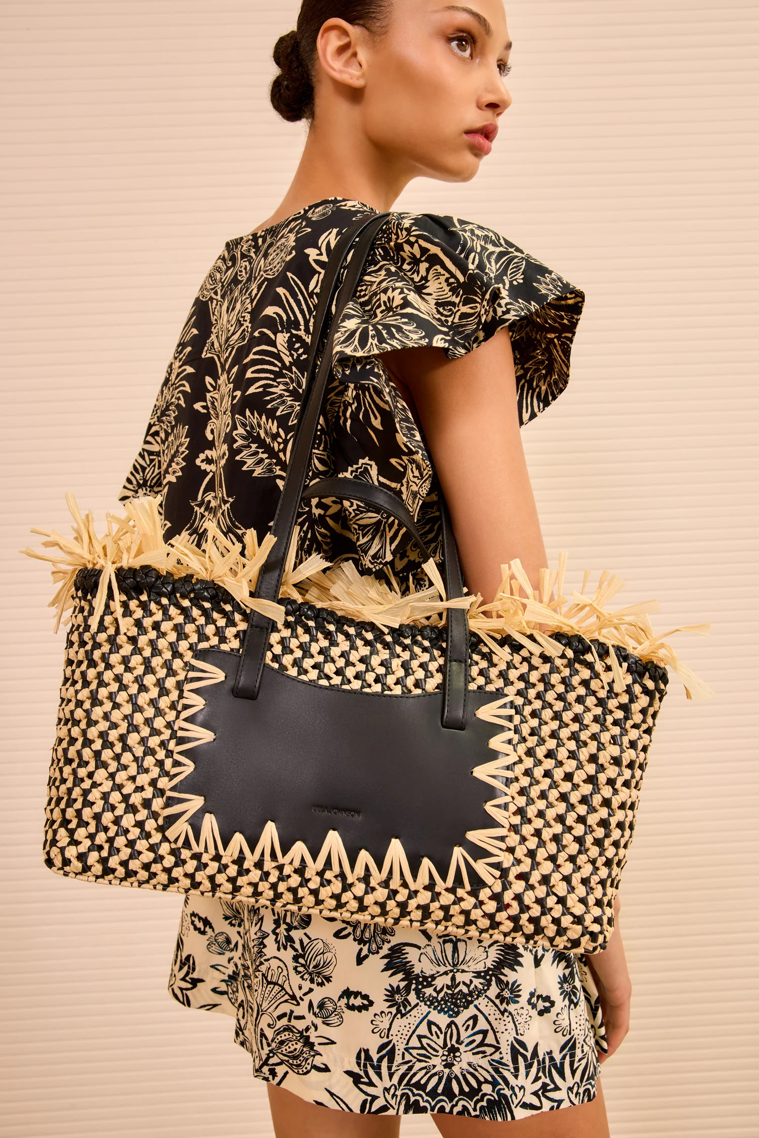 Lali Small E/W Tote - Noir Natural - Image 5