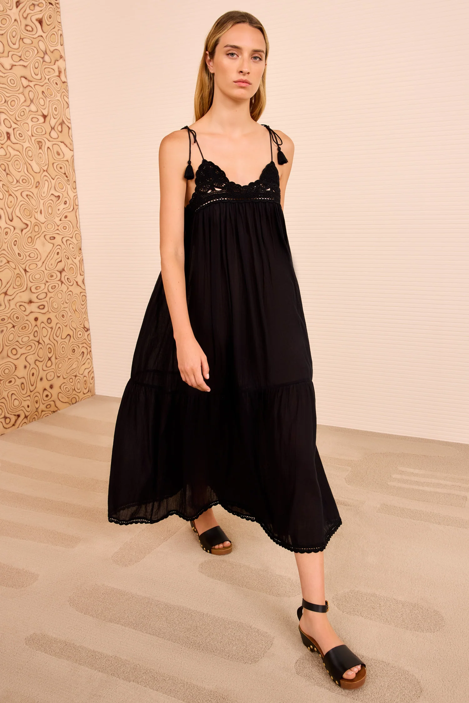 Linnea Coverup Dress with Crochet Detail - Noir - Image 3