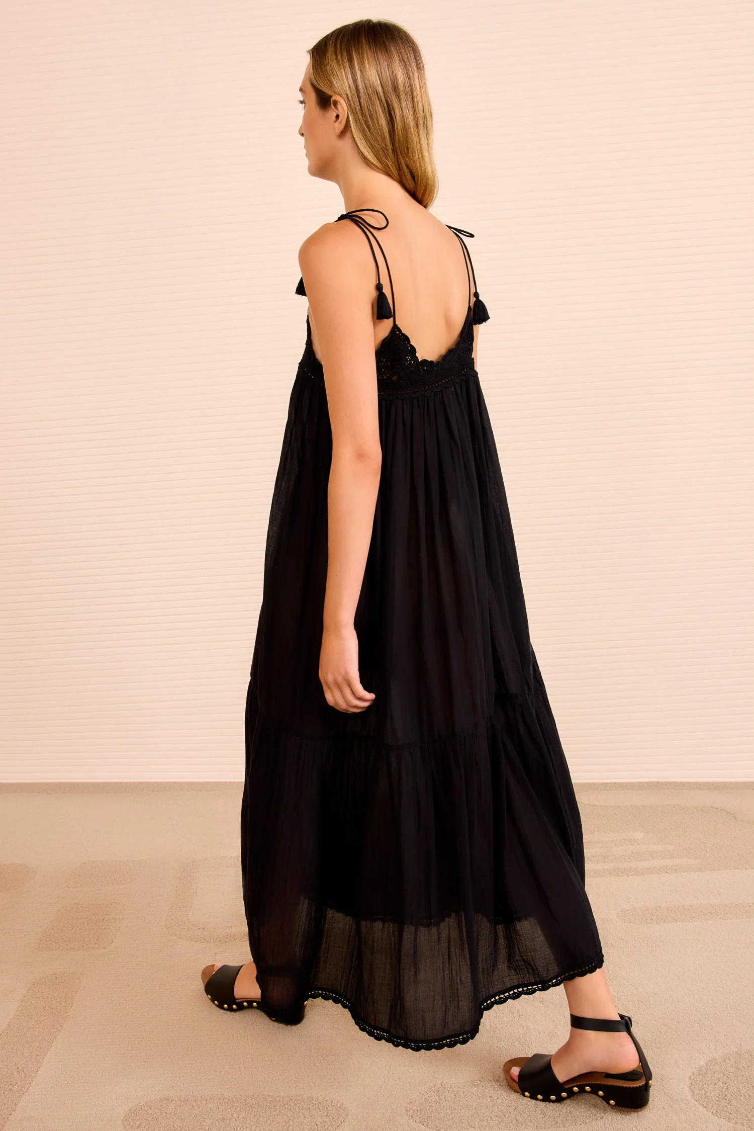 Linnea Coverup Dress with Crochet Detail - Noir - Image 4