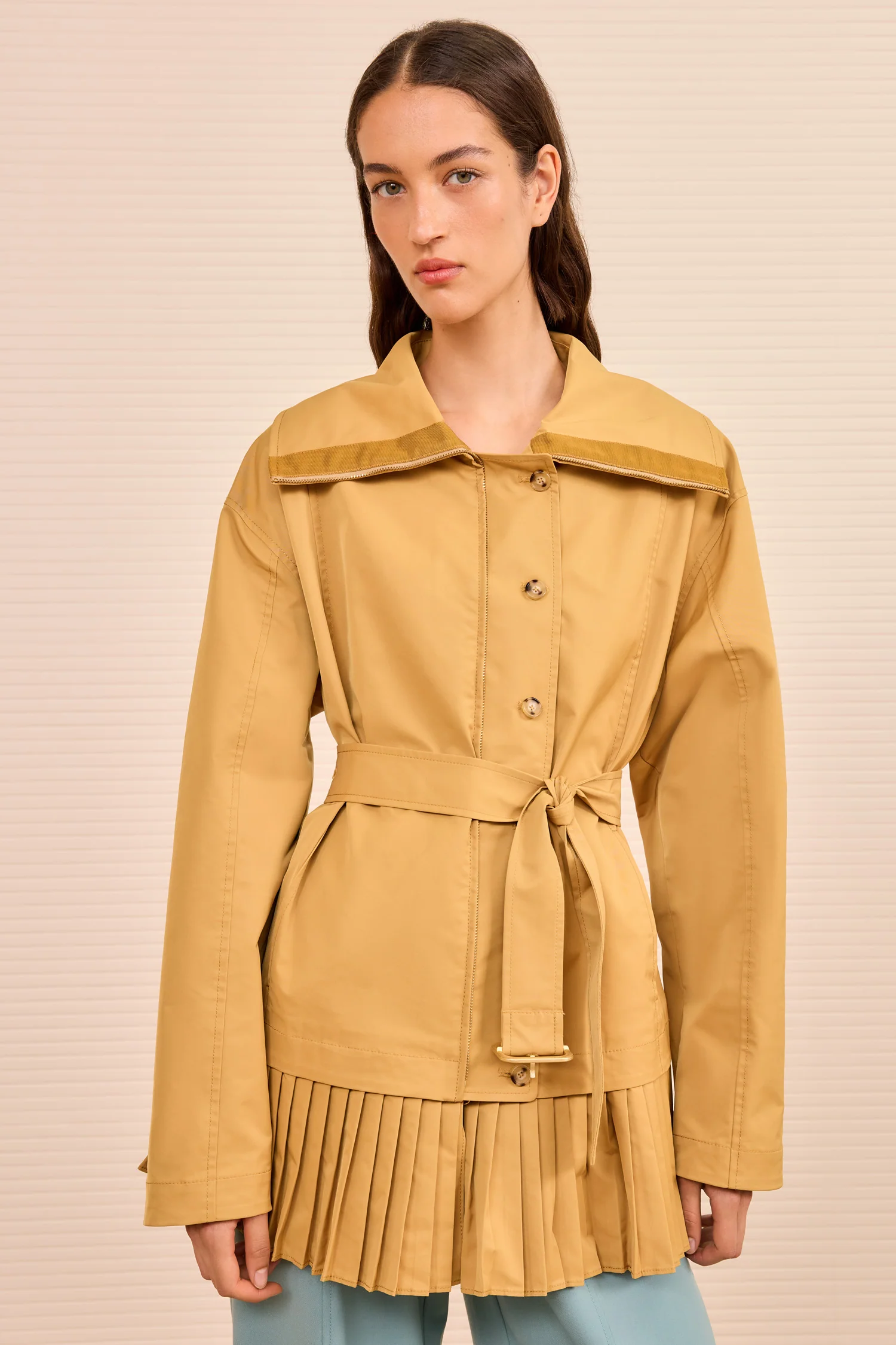 Lison Jacket with Pleat Detail - Almond