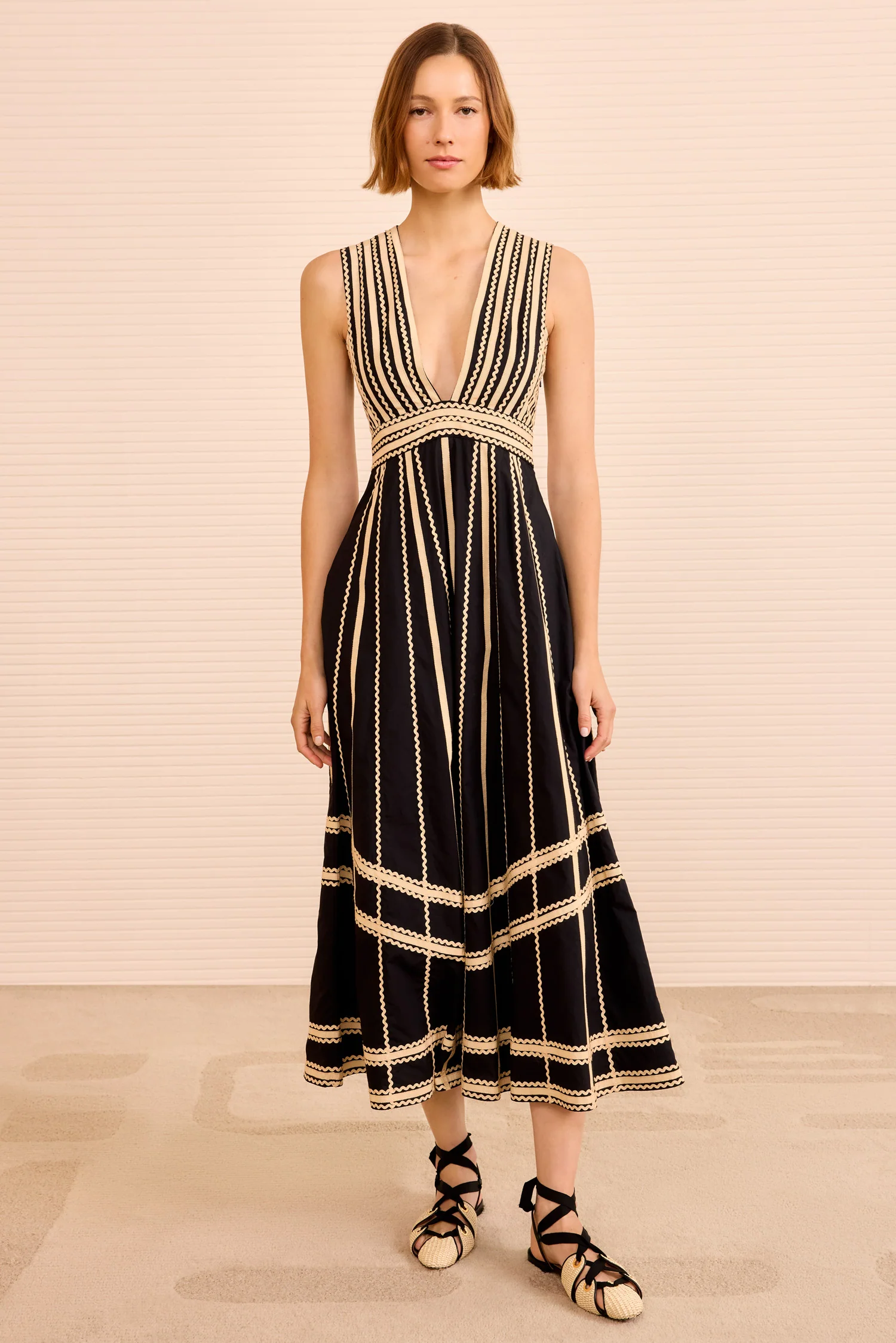 Palermo Deep V Midi Dress - Noir