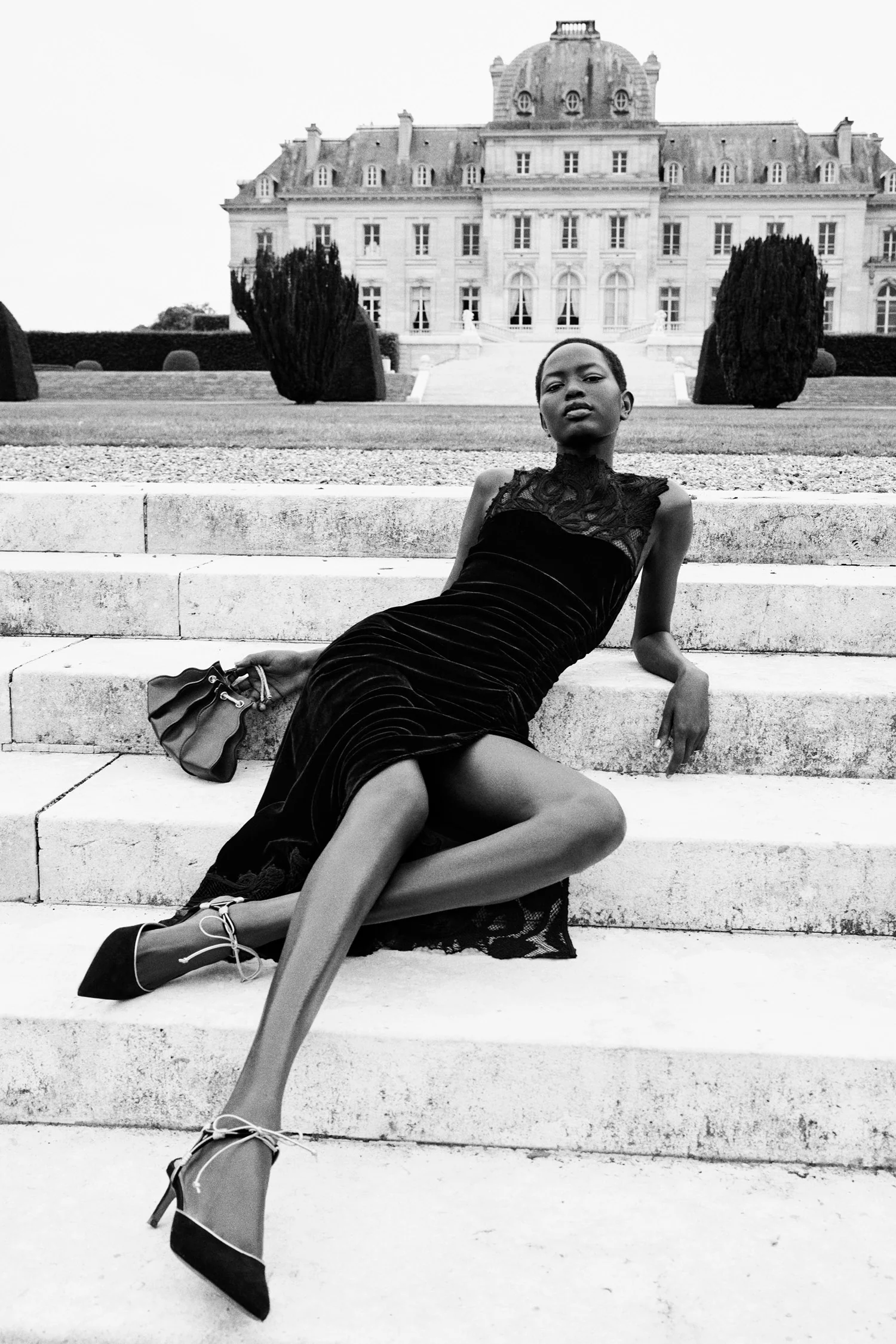 Rosaria Embroidered Ruched Dress - Noir - Image 7
