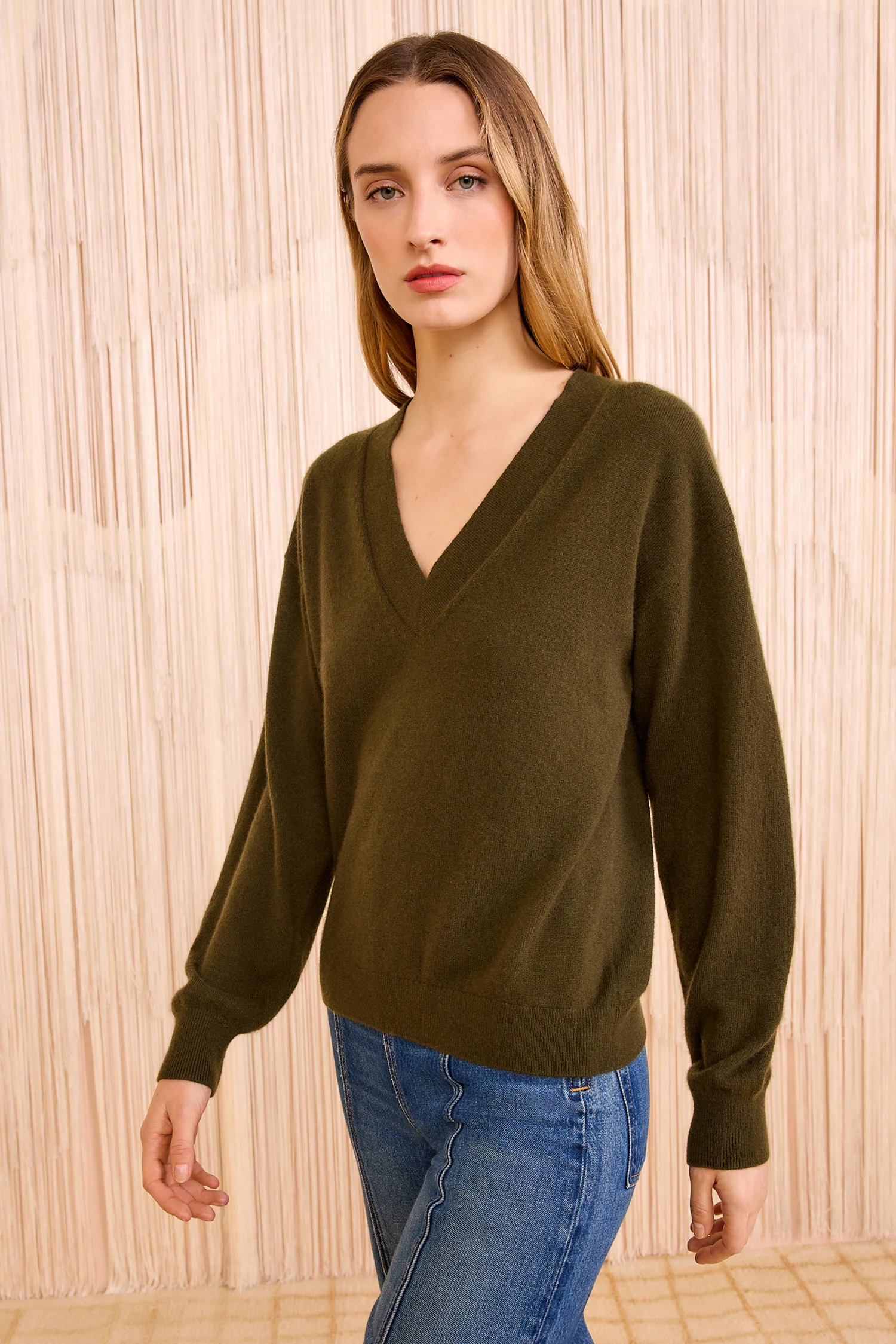 Ryla Cashmere V–Neck Pullover - Hunter - Image 3