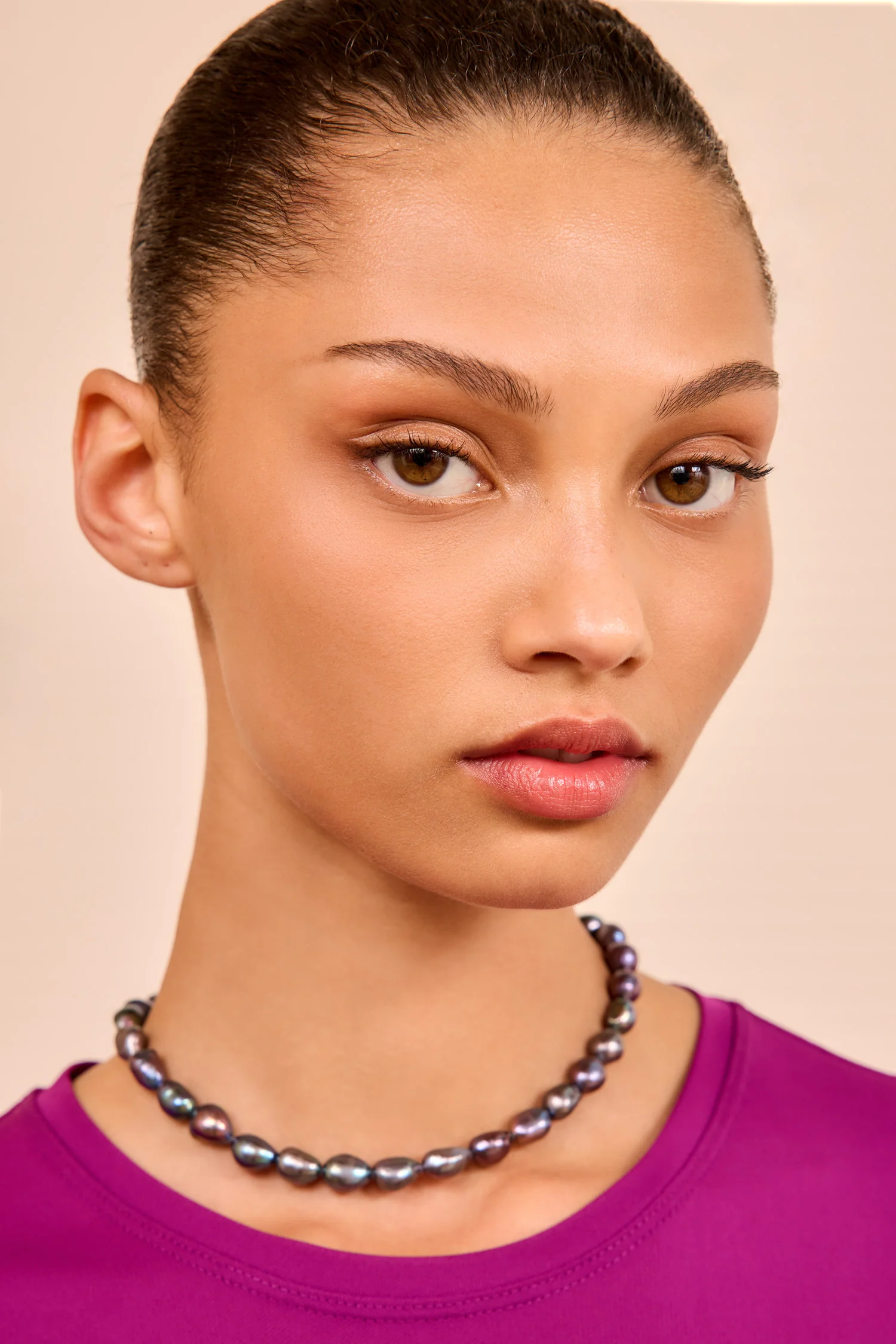 Small Pearl Choker - Oyster - Image 4
