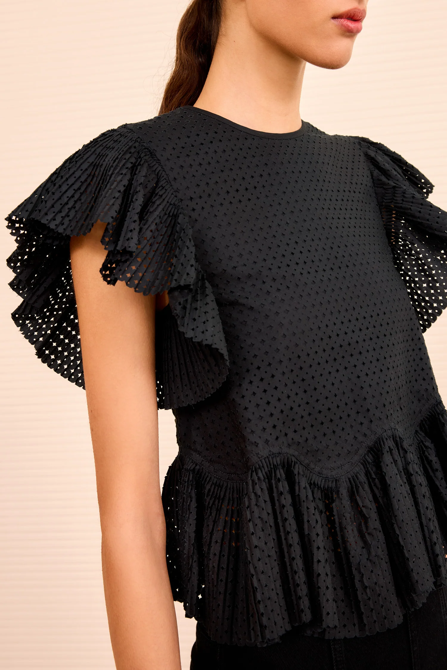 Veasna Flutter Sleeve Top - Noir - Image 2