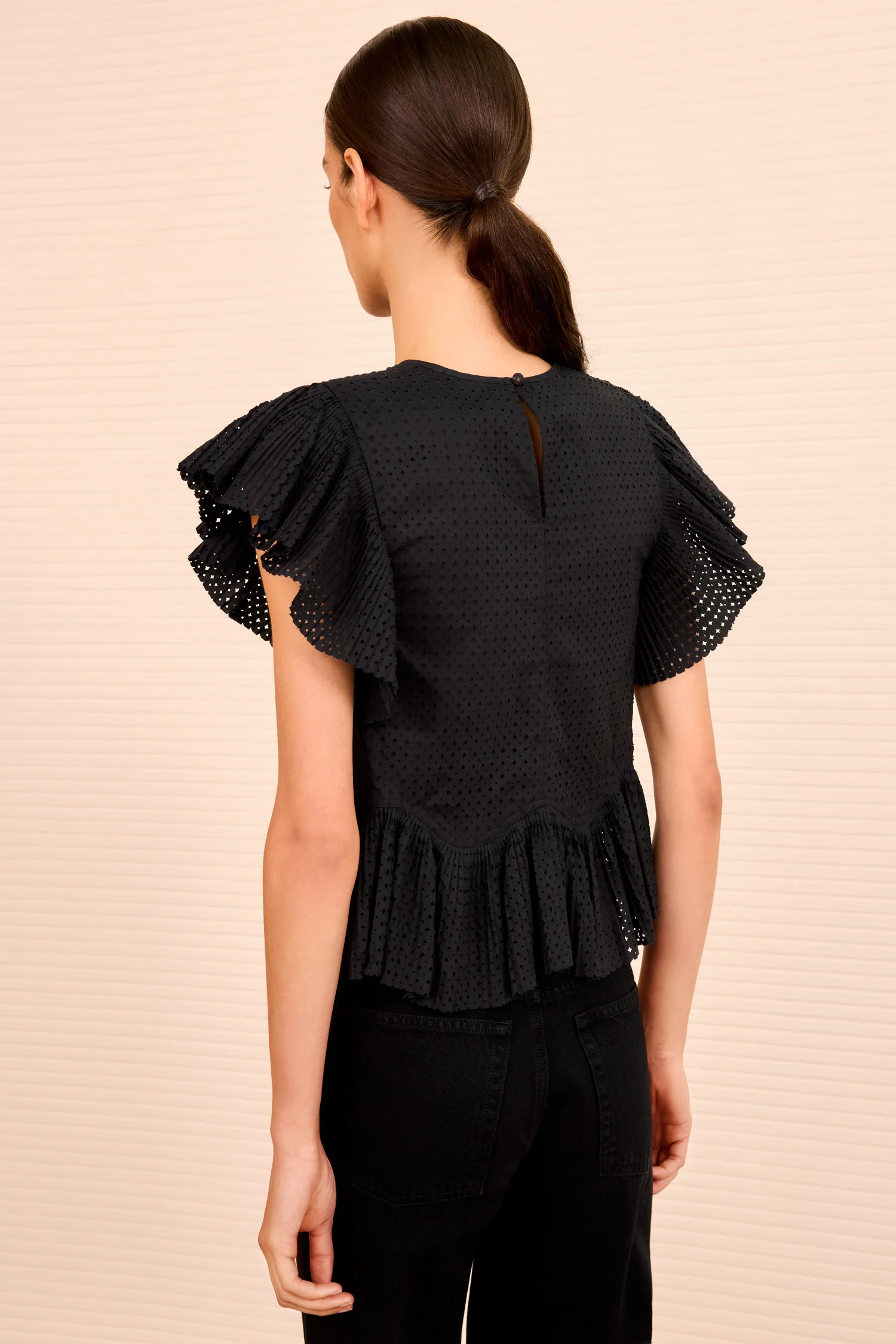 Veasna Flutter Sleeve Top - Noir - Image 4