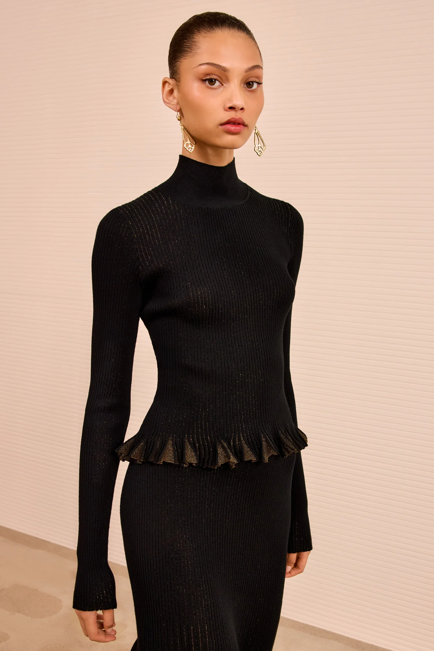 Yulia Ruffle Turtleneck Top - Noir - Image 4